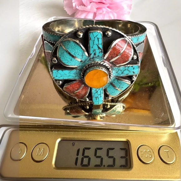 Vintage and beautiful handcrafted Bangle made from Tibetan silver & multi stone - Picture 9 of 9